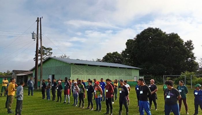 Duas instrutoras do Serviço Nacional de Aprendizagem Rural (Senar-AR/AM), Mila Tavares Carvalho, da área de Ciências Agrárias, e Jane Maciel Leão, engenheira agrônoma, participaram ativamente como alunas do Curso de Formação de Brigadistas Florestais.